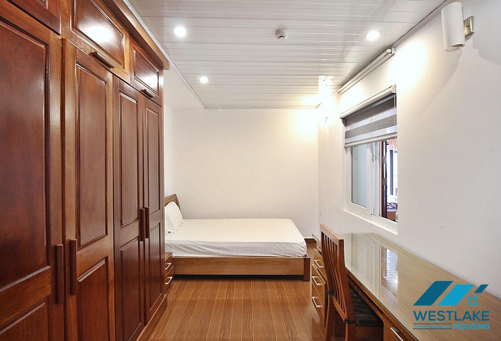 Cho Thuê Căn Hộ 3 Phòng Ngủ Đẹp View Hồ, Giá Tốt Tại Xuân Diệu, Tây Hồ
