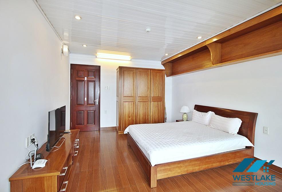 Cho Thuê Căn Hộ 3 Phòng Ngủ Đẹp View Hồ, Giá Tốt Tại Xuân Diệu, Tây Hồ