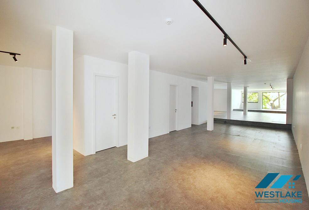 Large size office for rent in Tay Ho District, Ha Noi