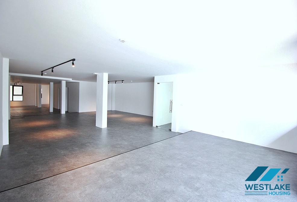 Large size office for rent in Tay Ho District, Ha Noi