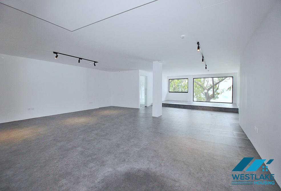 Large size office for rent in Tay Ho District, Ha Noi