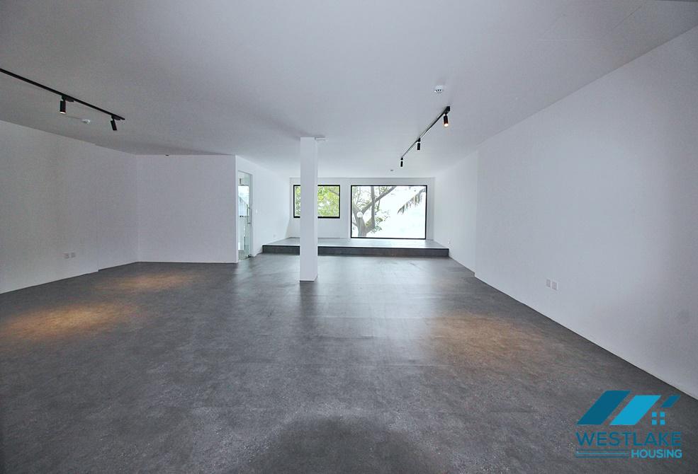 Large size office for rent in Tay Ho District, Ha Noi
