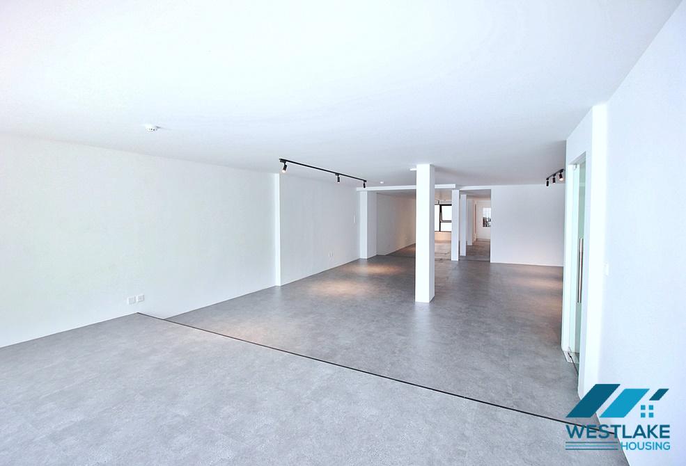 Large size office for rent in Tay Ho District, Ha Noi