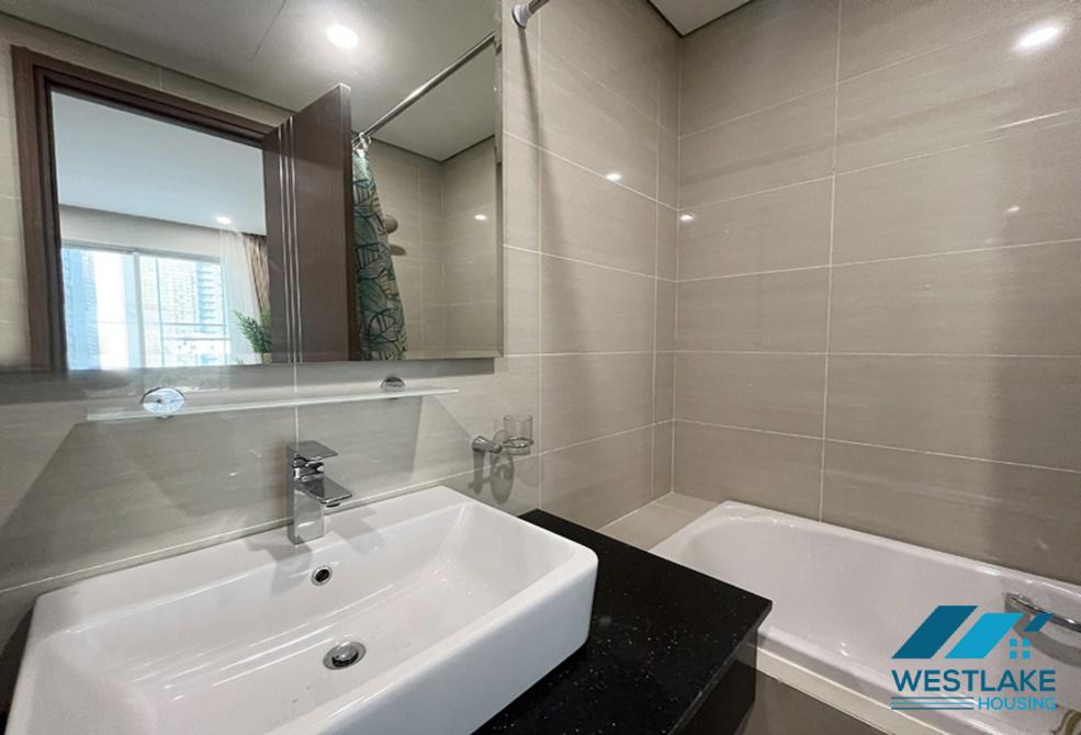 Căn hộ mới đầy đủ tiện nghi hiện đại đẹp ba phòng ngủ cho thuê với nhiều tiện ích
