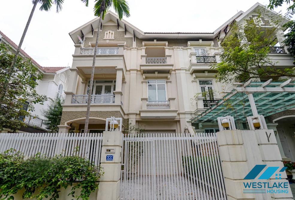 Cho thuê nhà năm phòng ngủ view sông tại khu T, Ciputra