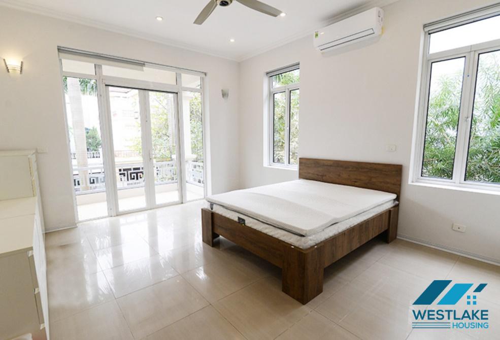 Cho thuê nhà năm phòng ngủ view sông tại khu T, Ciputra