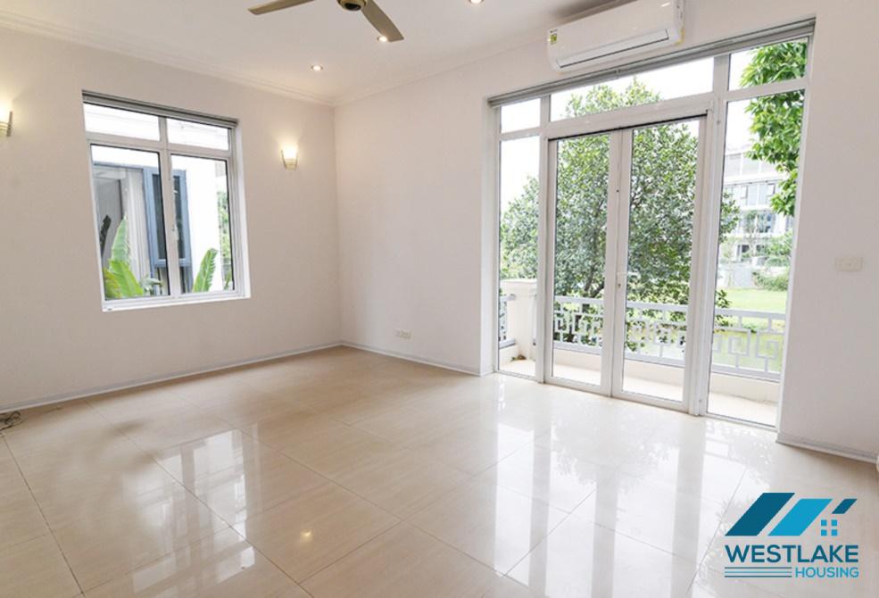 Cho thuê nhà năm phòng ngủ view sông tại khu T, Ciputra