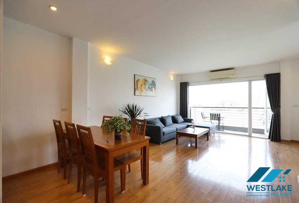 A 02 bedrooms apartment for rent with lake view on Tu Hoa Street, Tay Ho, Ha Noi