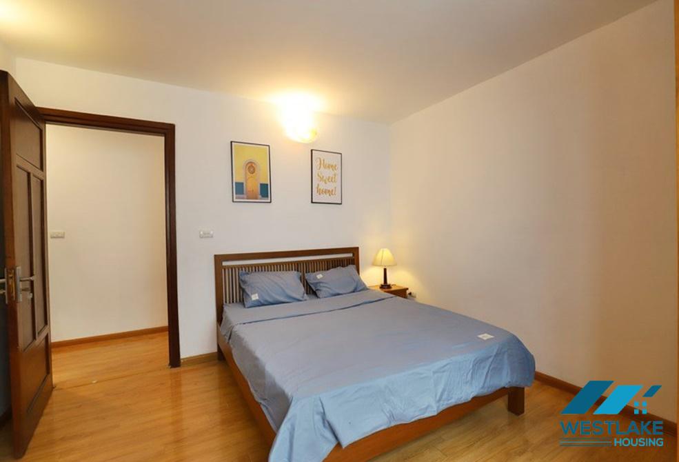 A 02 bedrooms apartment for rent with lake view on Tu Hoa Street, Tay Ho, Ha Noi