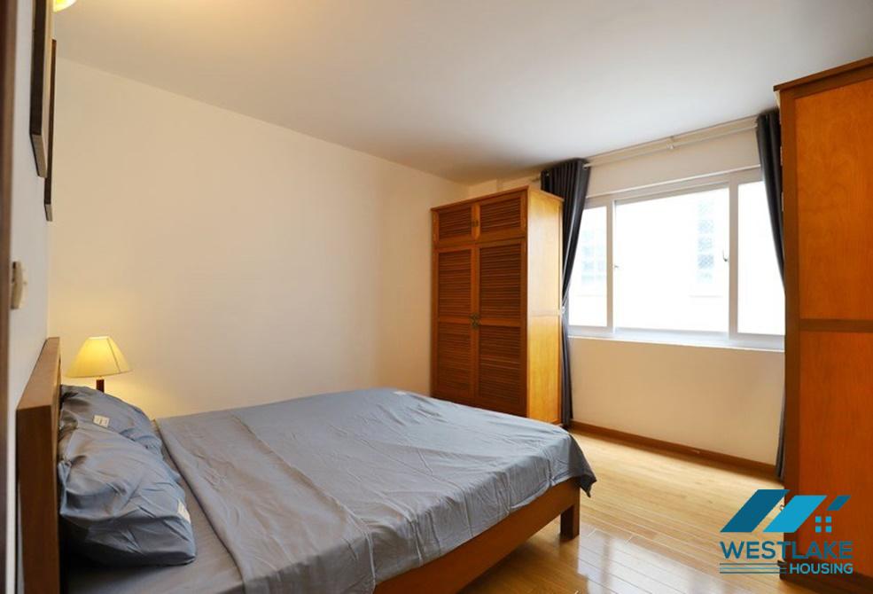 A 02 bedrooms apartment for rent with lake view on Tu Hoa Street, Tay Ho, Ha Noi