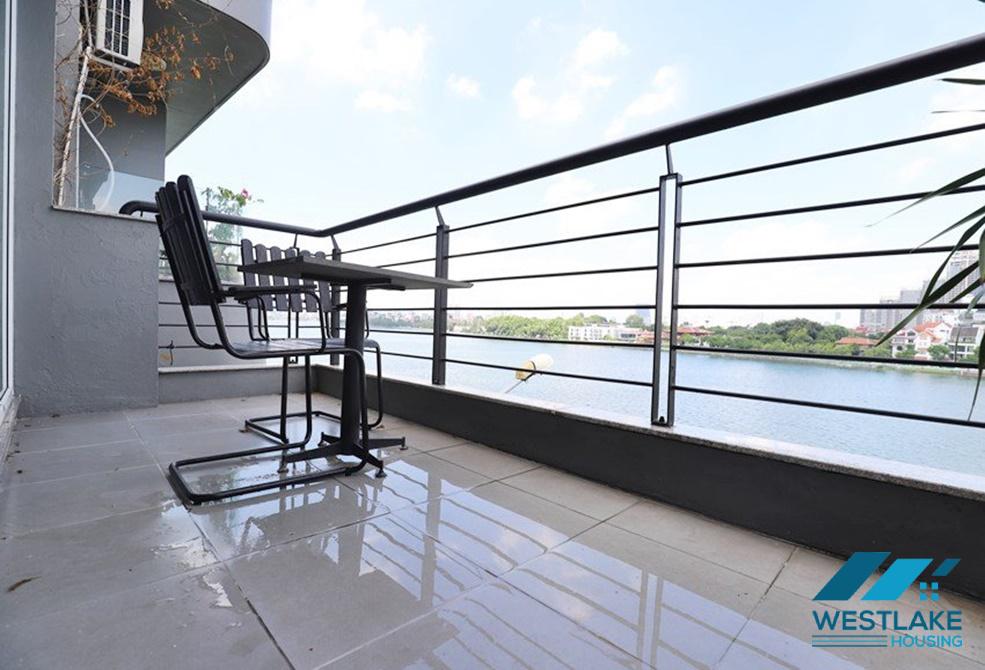 A 02 bedrooms apartment for rent with lake view on Tu Hoa Street, Tay Ho, Ha Noi