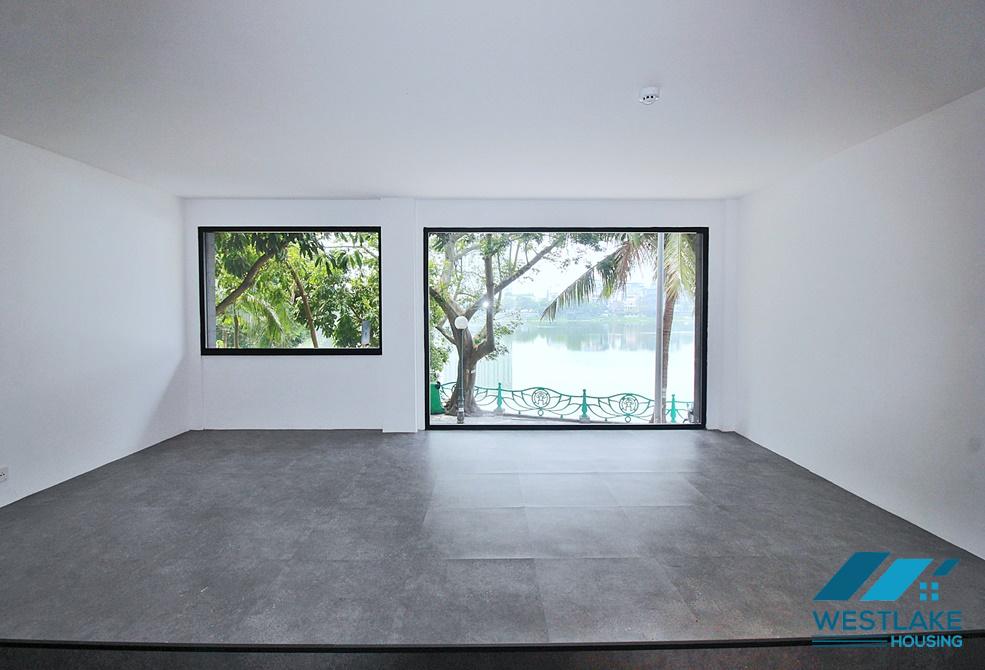 Cho Thuê Văn Phòng Diện Tích Rộng View Hồ Tại Phố Quảng An, Tây Hồ, Hà Nội