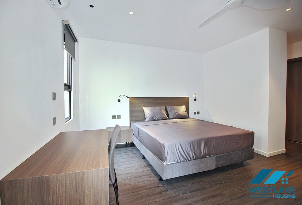 Cho Thuê Căn Hộ 04 Phòng Ngủ Đẹp Hiện Đại, Ban Công View Hồ Tại Phố Quảng An, Tây Hồ, Hà Nội