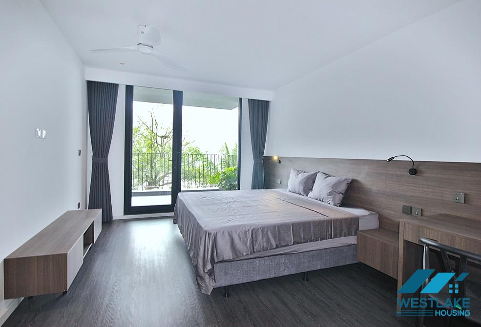 Cho Thuê Căn Hộ 04 Phòng Ngủ Đẹp Hiện Đại, Ban Công View Hồ Tại Phố Quảng An, Tây Hồ, Hà Nội