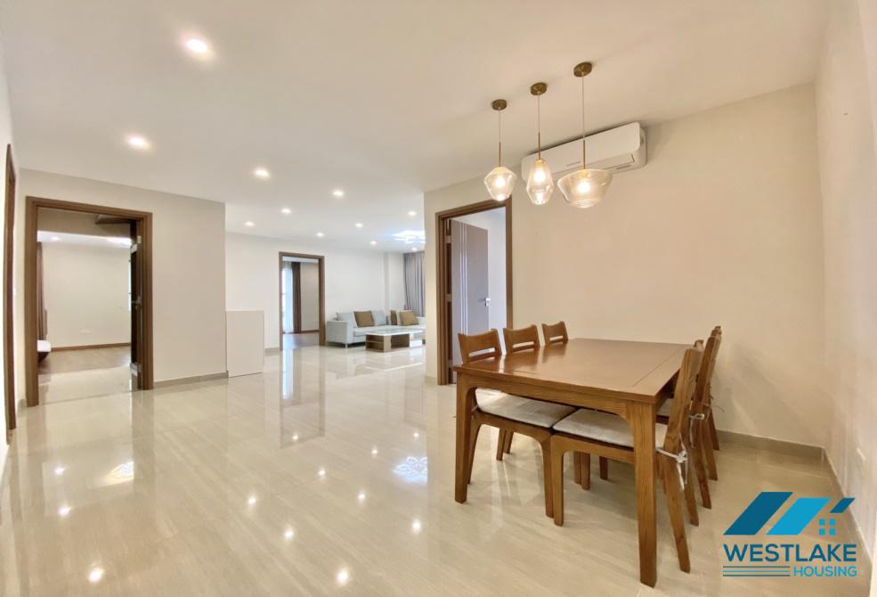 Căn hộ 3 phòng ngủ sáng sủa cho thuê tại L3 - Ciputra, Tây Hồ