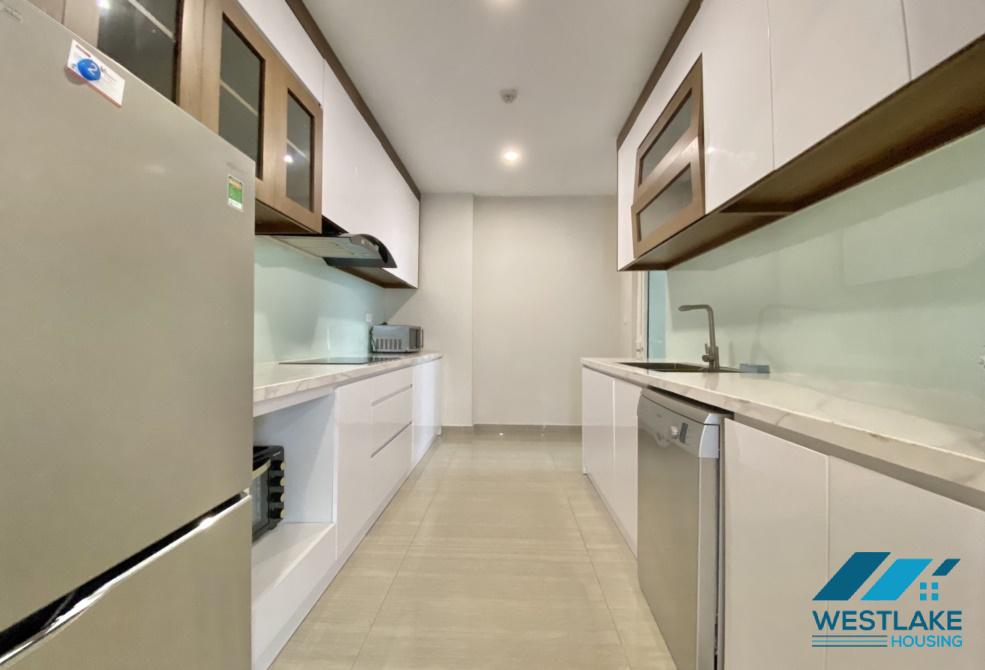Căn hộ 3 phòng ngủ sáng sủa cho thuê tại L3 - Ciputra, Tây Hồ