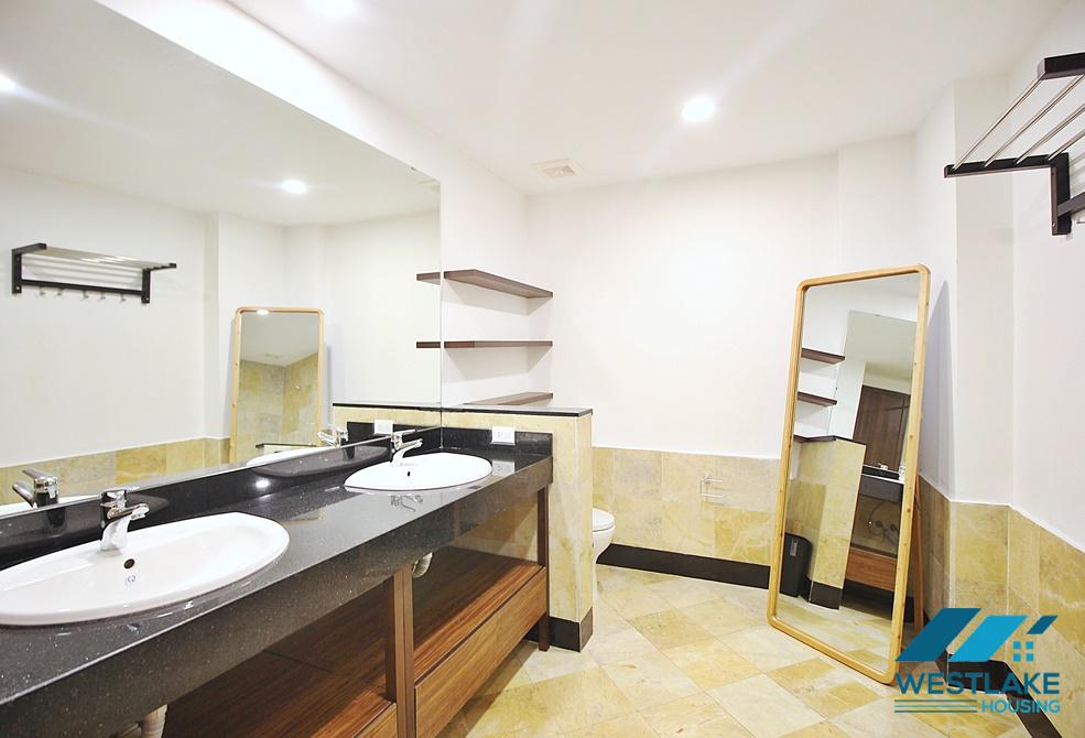 A lakeview 3 bedroom apartment in Quang khanh, Tay ho