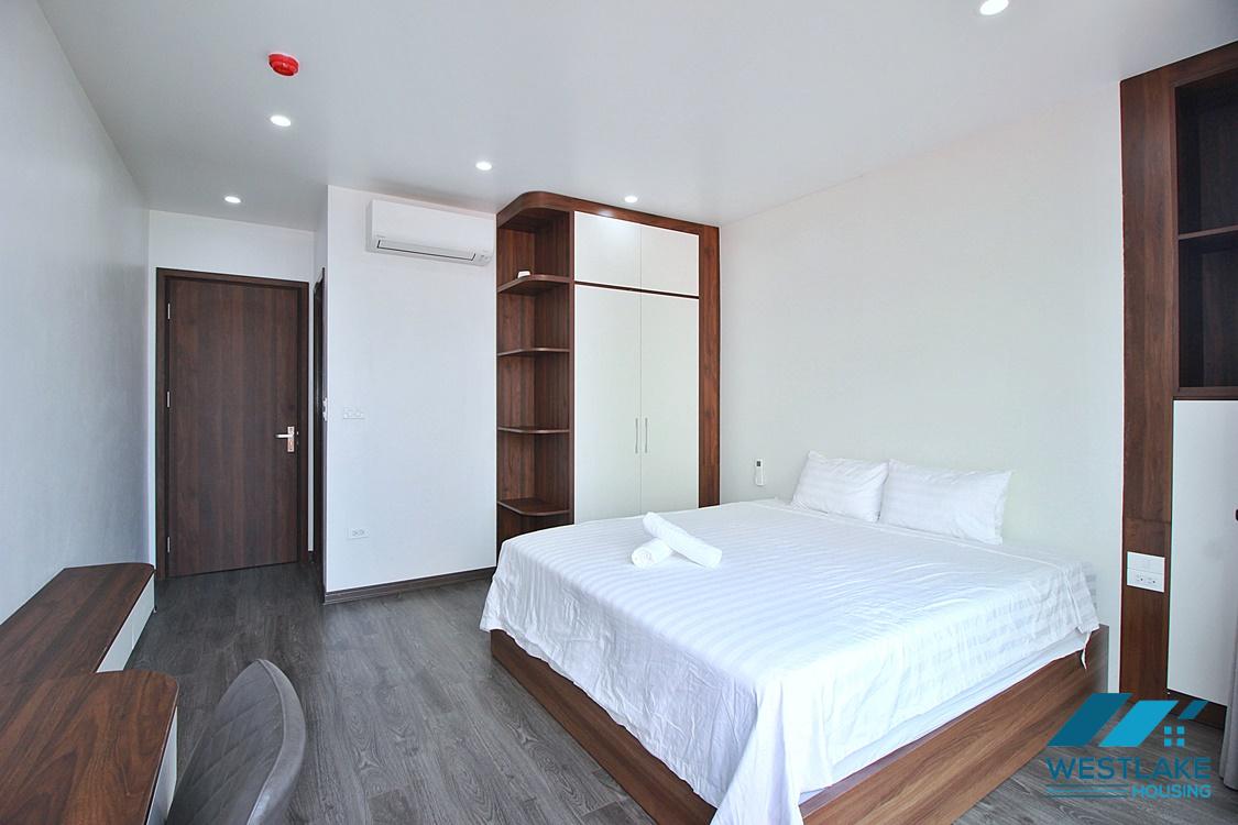 Cho Thuê Căn Hộ 2 Phòng Ngủ Mới, Đẹp Sáng Thoáng Tại Xuân Diệu, Tây Hồ