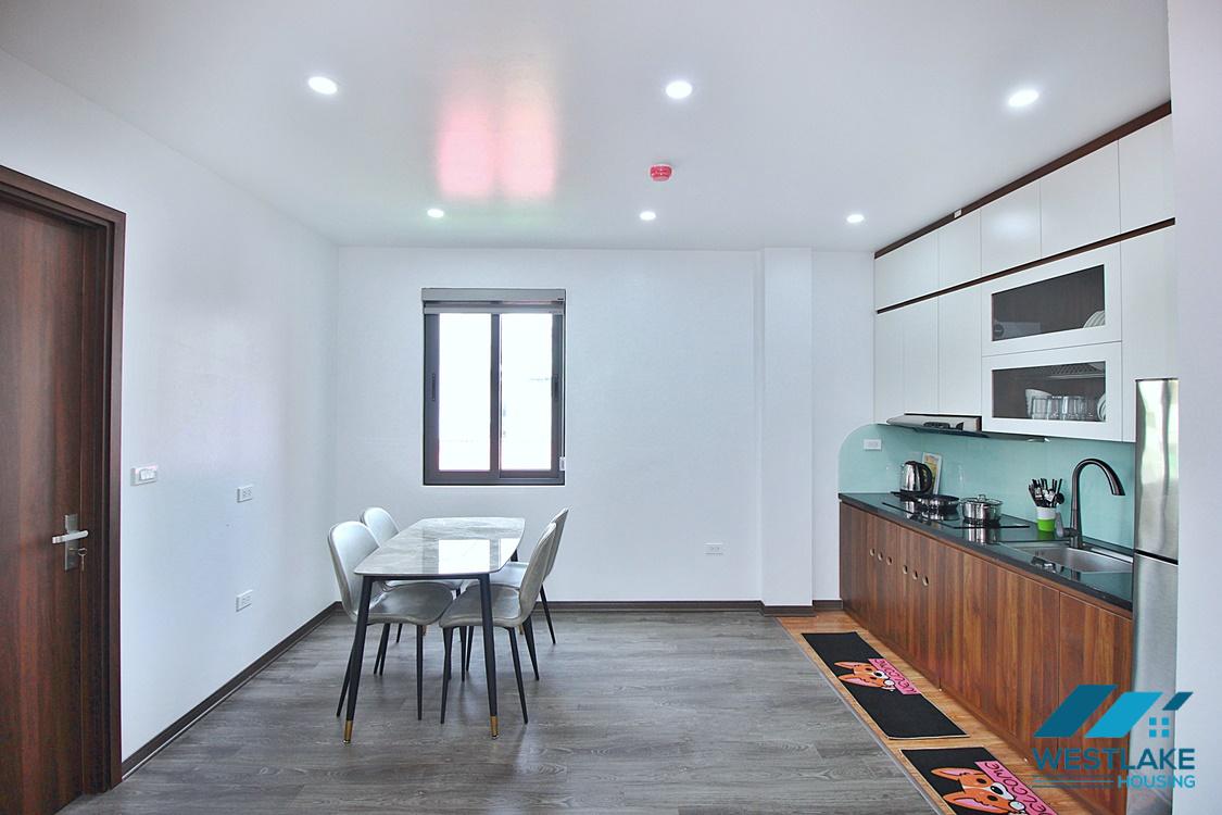 Cho Thuê Căn Hộ 2 Phòng Ngủ Mới, Đẹp Sáng Thoáng Tại Xuân Diệu, Tây Hồ