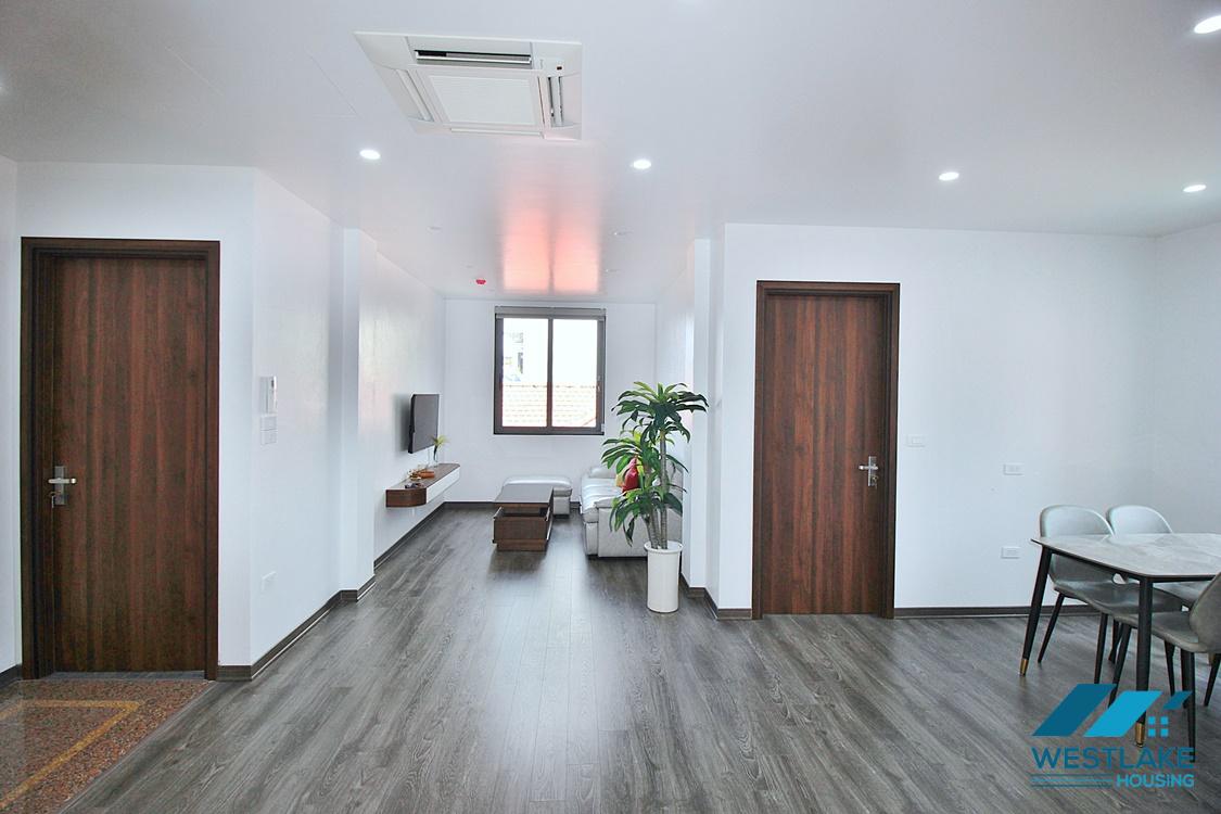 Cho Thuê Căn Hộ 2 Phòng Ngủ Mới, Đẹp Sáng Thoáng Tại Xuân Diệu, Tây Hồ
