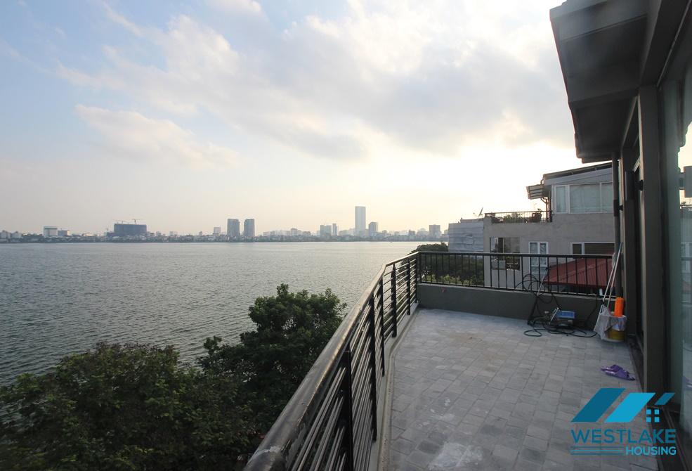 A beautiful lake view 3 bedroom apartment in Tay ho, Hanoi