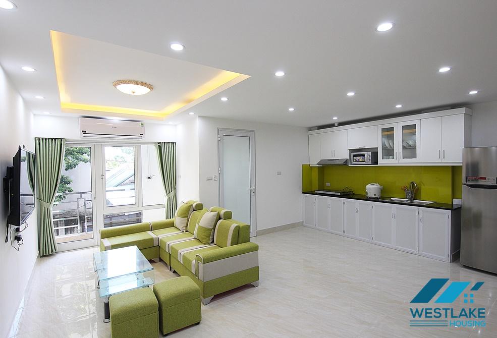 Căn Hộ Một Phòng Ngủ Có Ban Công Rộng, Sáng Thoáng Cho Thuê Tại Phố Âu Cơ, Tây Hồ