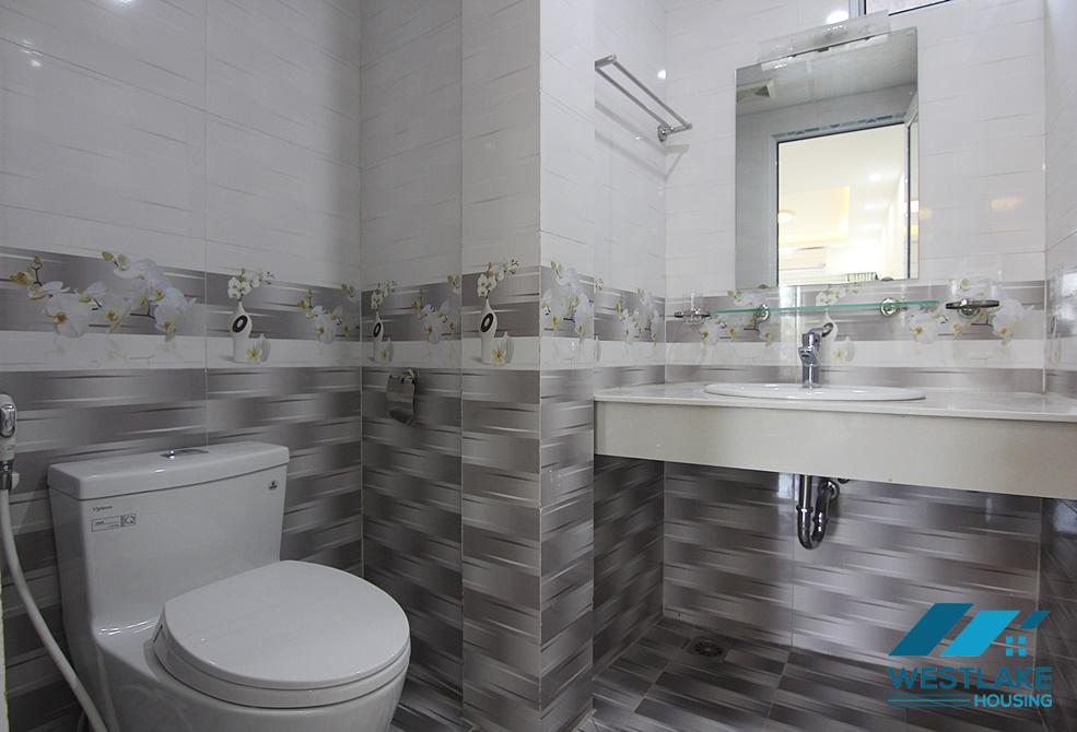 Căn Hộ Một Phòng Ngủ Có Ban Công Rộng, Sáng Thoáng Cho Thuê Tại Phố Âu Cơ, Tây Hồ