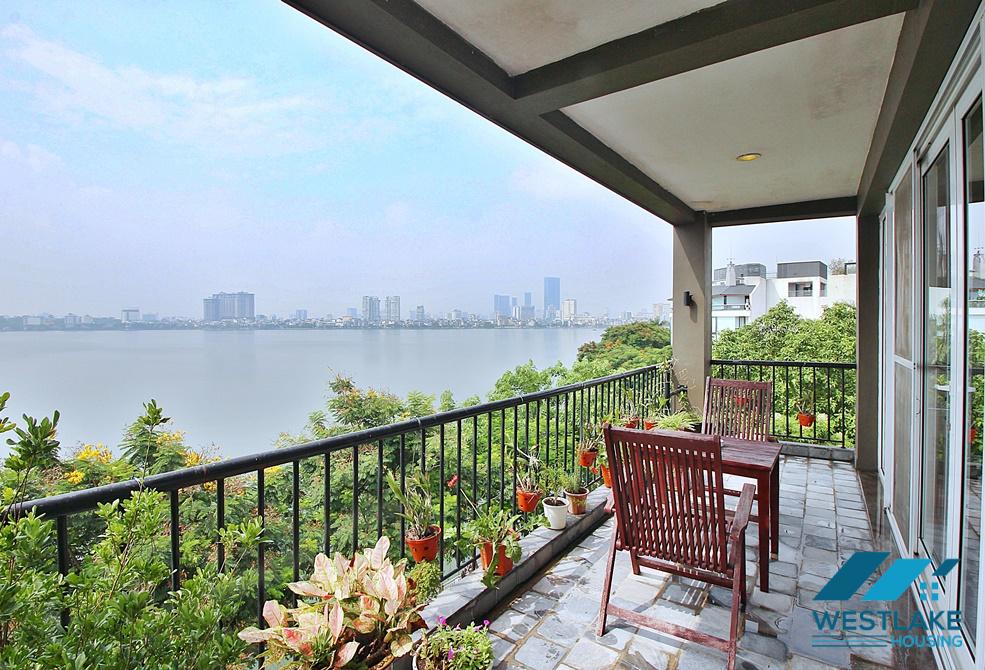 A spacious 3 bedroom apartment with lakeview in Tay ho