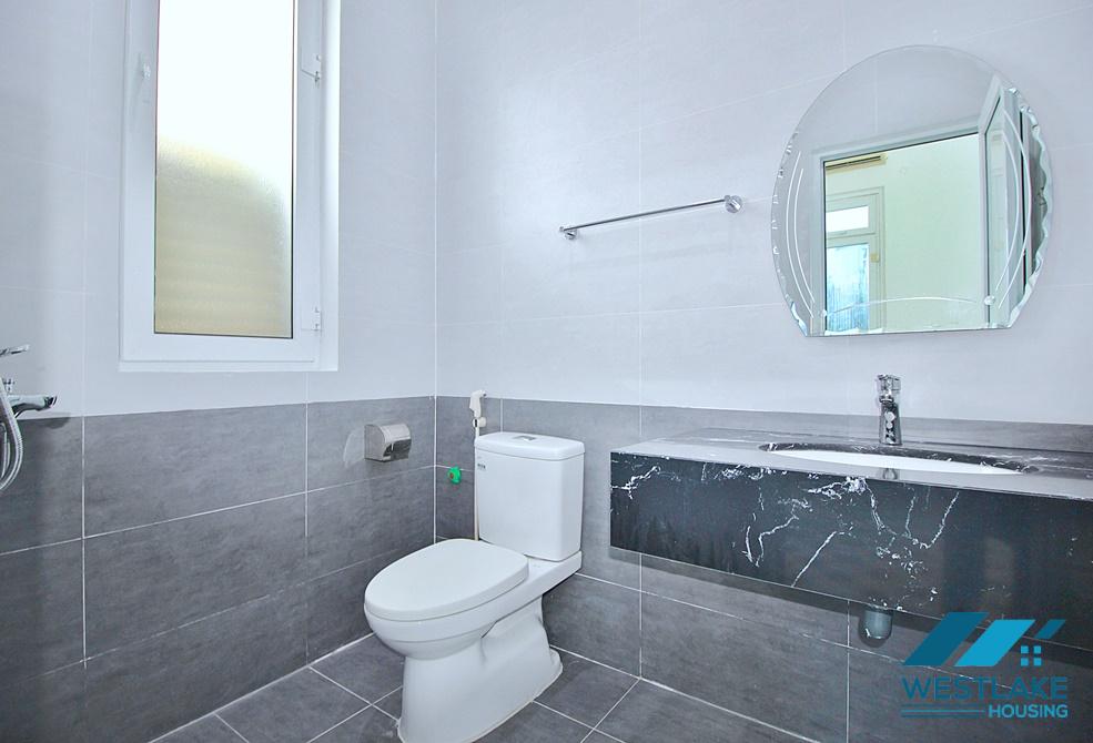 Cho Thuê Nhà 3 Phòng Ngủ Mới Cải Tạo Lại, Ban Công Sân Vườn Rộng Thoáng Sáng Tại Tây Hồ, Hà Nội