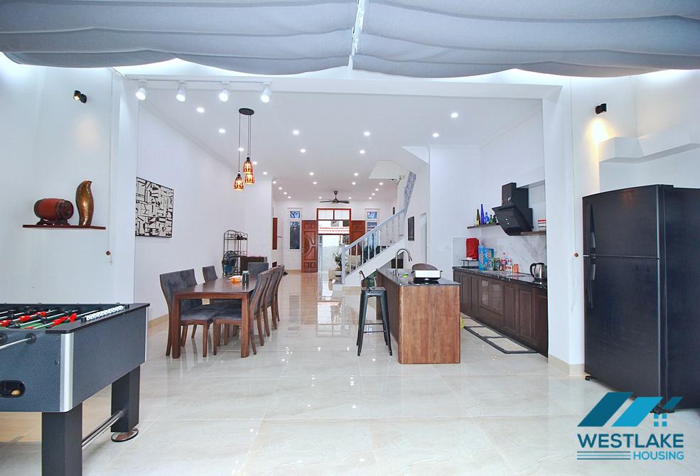 Cho Thuê Nhà 3 Phòng Ngủ Mới Cải Tạo Lại, Ban Công Sân Vườn Rộng Thoáng Sáng Tại Tây Hồ, Hà Nội