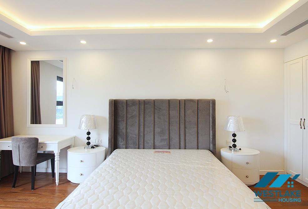 Cho thuê căn hộ 3 phòng ngủ nội thất đẹp tại tòa nhà D' Le Roi Soleil, Xuân Diệu, Tây Hồ