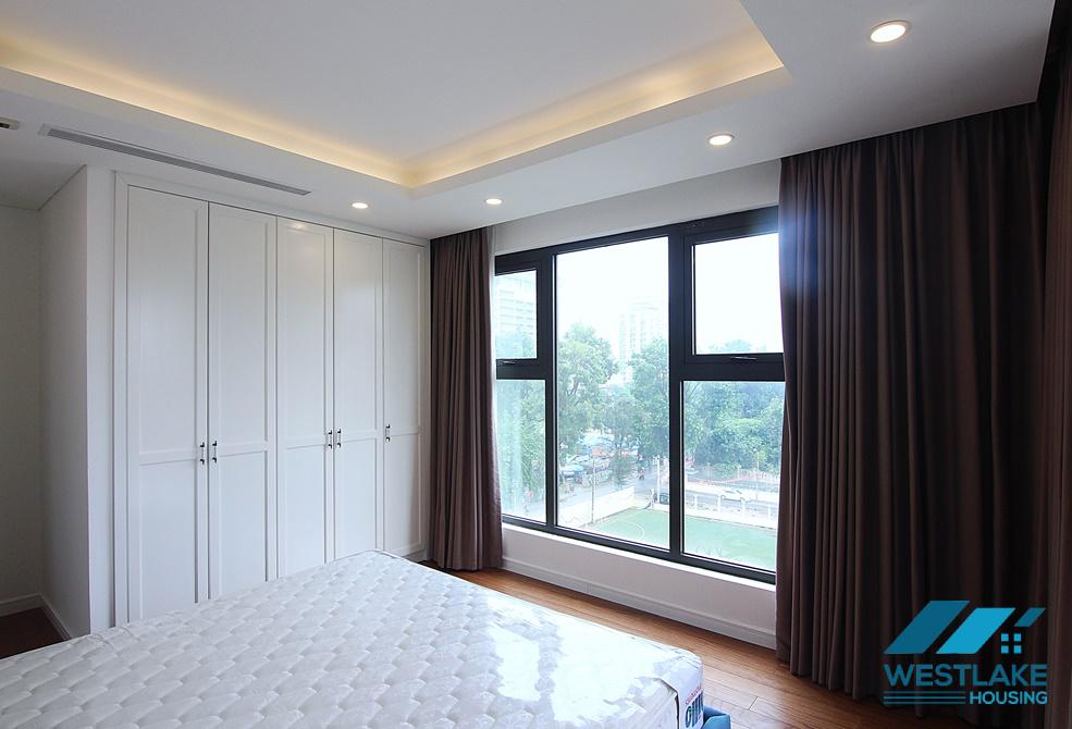 Cho thuê căn hộ 3 phòng ngủ nội thất đẹp tại tòa nhà D' Le Roi Soleil, Xuân Diệu, Tây Hồ