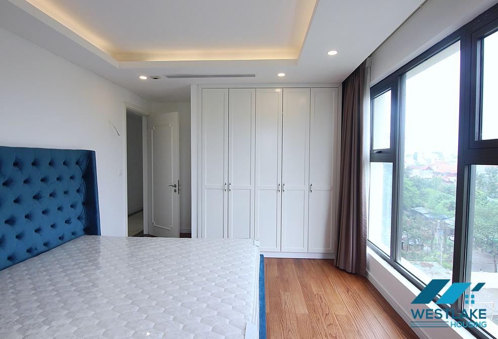 Cho thuê căn hộ 3 phòng ngủ nội thất đẹp tại tòa nhà D' Le Roi Soleil, Xuân Diệu, Tây Hồ