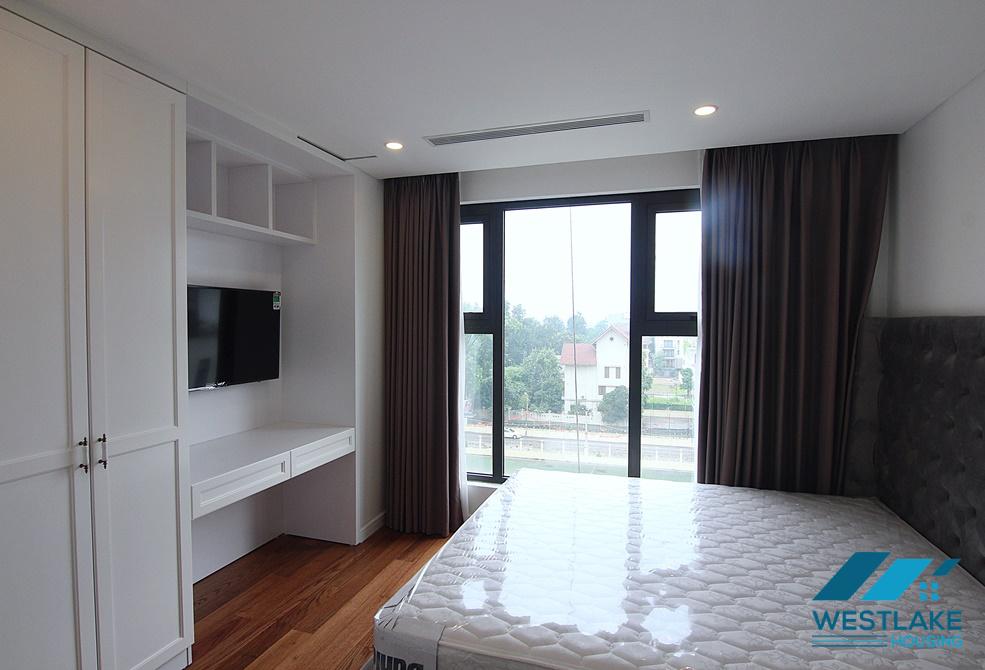 Cho thuê căn hộ 3 phòng ngủ nội thất đẹp tại tòa nhà D' Le Roi Soleil, Xuân Diệu, Tây Hồ