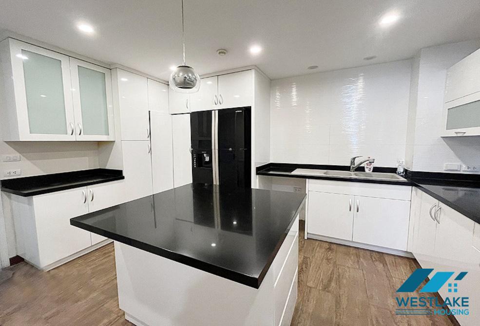 A spacious 3 bedrooms apartment for rent in P building, Ciputra, Tay Ho, Ha Noi