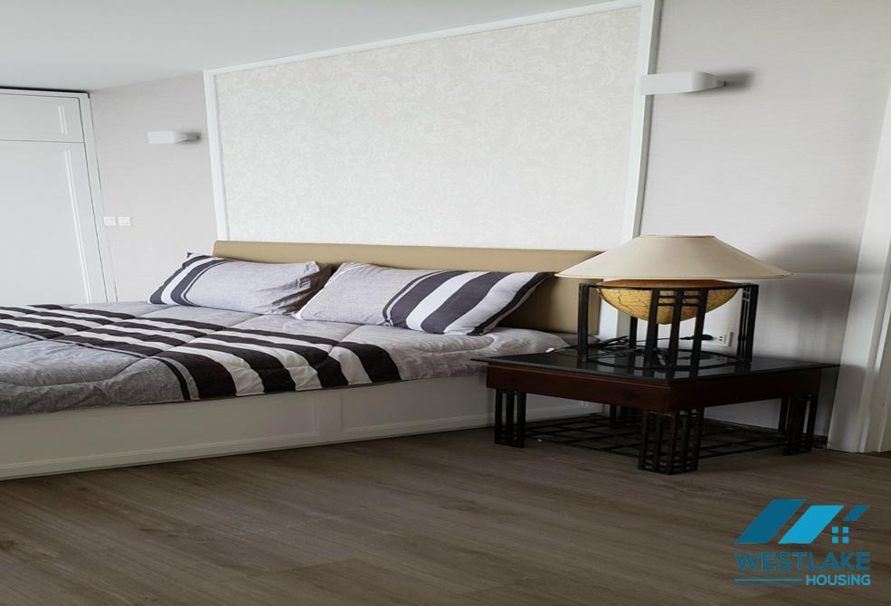 Cho thuê căn hộ 3 phòng ngủ đẹp tại tòa nhà D'leroi Soleil, Xuân Diệu, Tây Hồ.