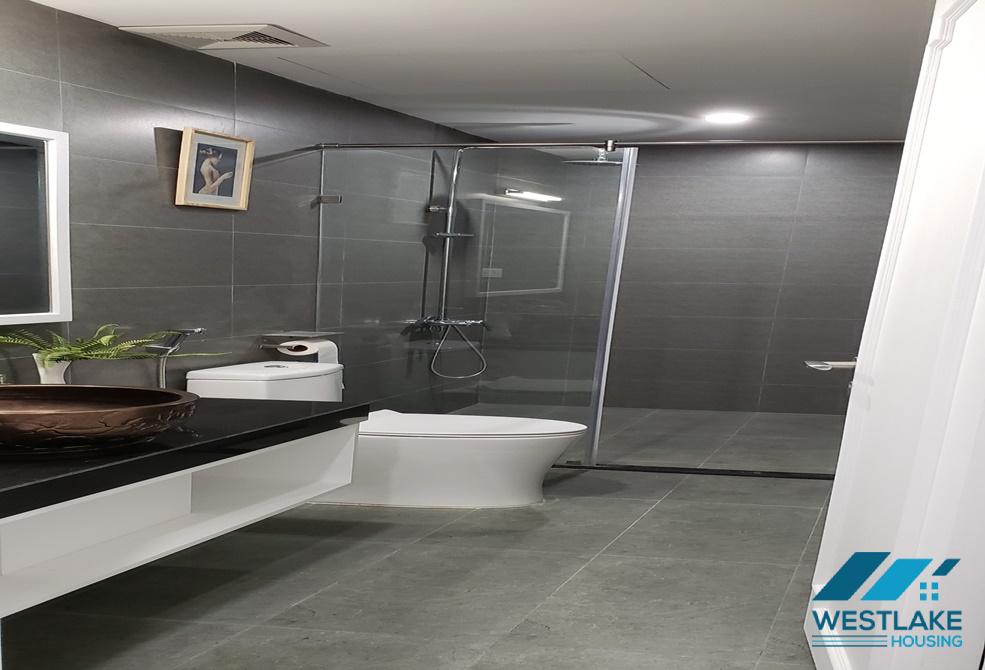 Cho thuê căn hộ 3 phòng ngủ đẹp tại tòa nhà D'leroi Soleil, Xuân Diệu, Tây Hồ.