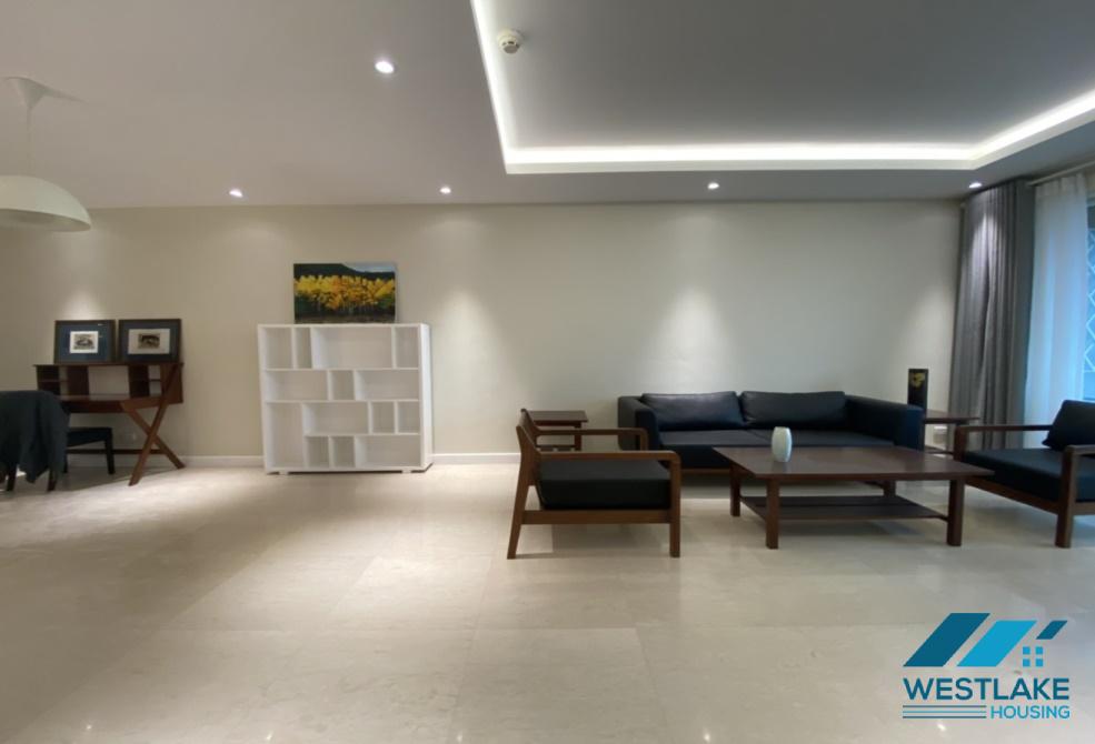 A three-bedroom apartment in the complex Ciputra, Tay Ho, Ha Noi