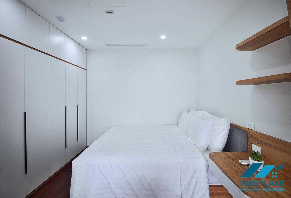 Căn Hộ 2 Phòng Ngủ Hoàn Toàn Mới, Ban Công View Hồ Tuyệt Đẹp Cho Thuê Tại Tây Hồ, Hà Nội