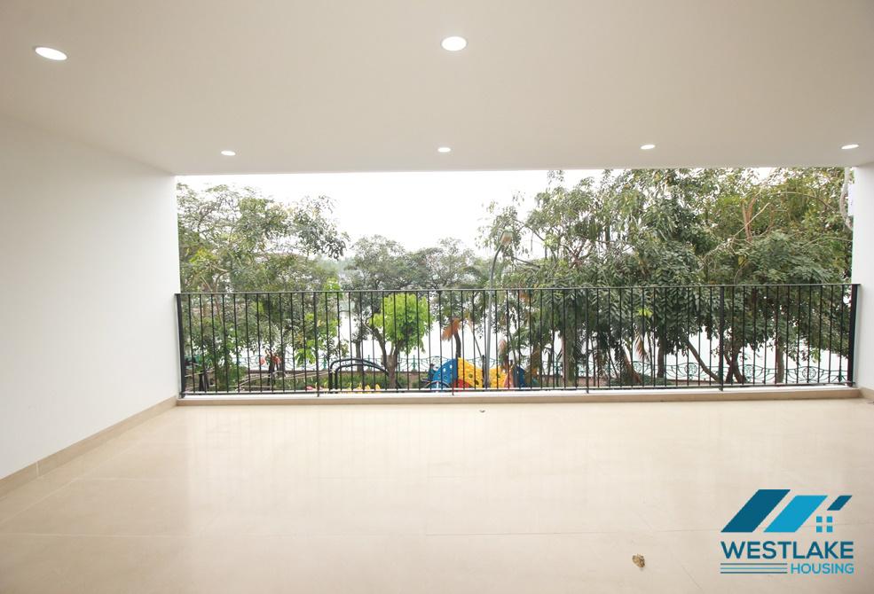 Large size an office for rent on Nhat Chieu street, Tay Ho, Ha Noi