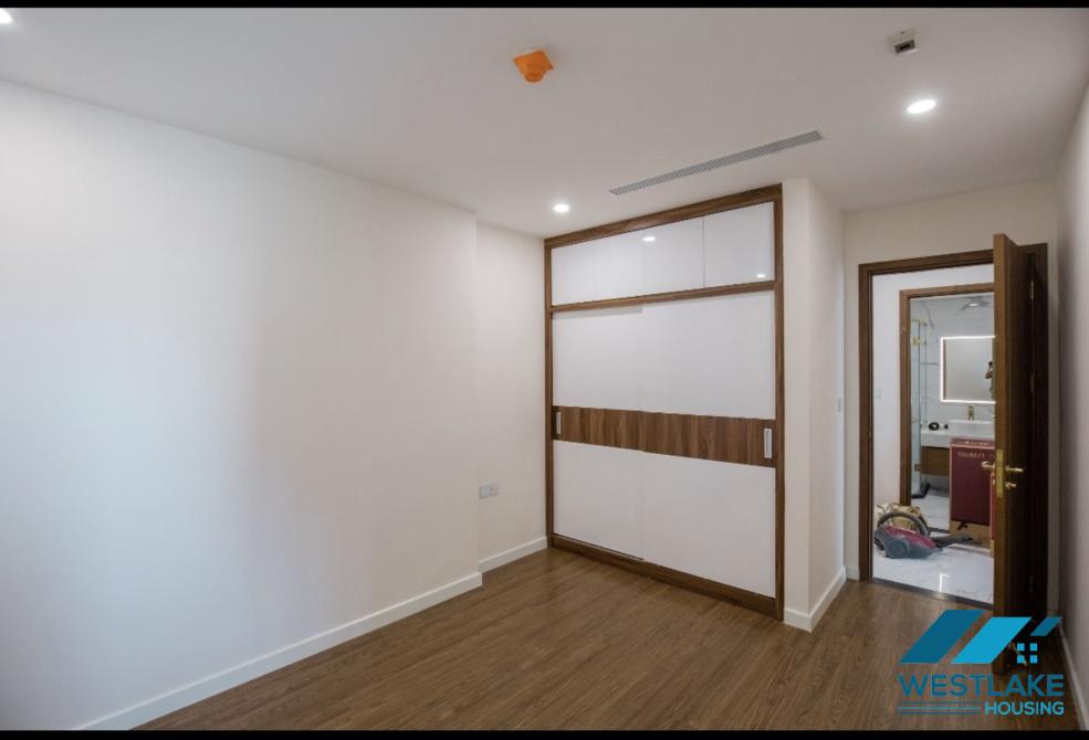 A luxurious 3 bedroom apartment for rent in Sunshine City near Ciputra
