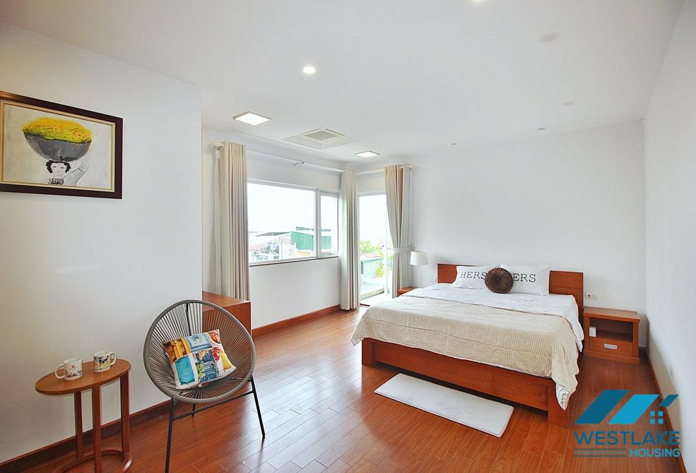 Căn Hộ 4 Phòng Ngủ Rộng, Thoáng Sáng Ở Vị trí Đẹp Cho Thuê Tại Khu Vực Tây Hồ, Hà Nội