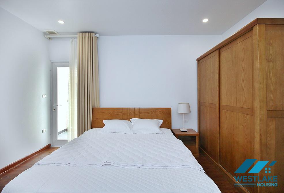 Căn Hộ 2 Phòng Ngủ Rộng Đẹp, Cho Thuê Tại Phố Quảng Khánh Tây Hồ, Hà Nội