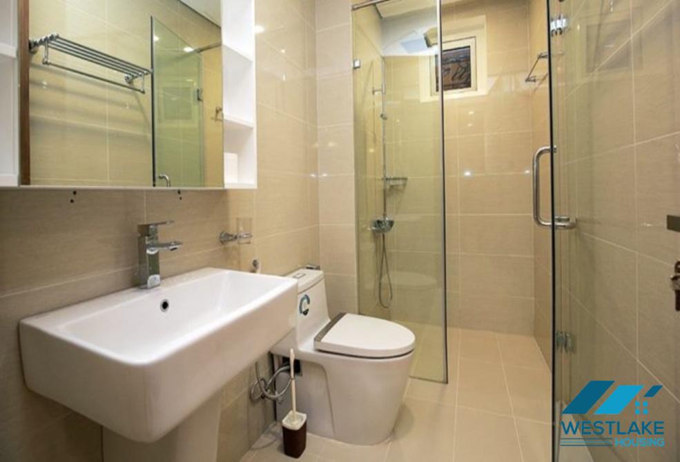 Cho thuê căn hộ 3 phòng ngủ sang trọng và đầy đủ tiện nghi tại Ciputra, Tây Hồ