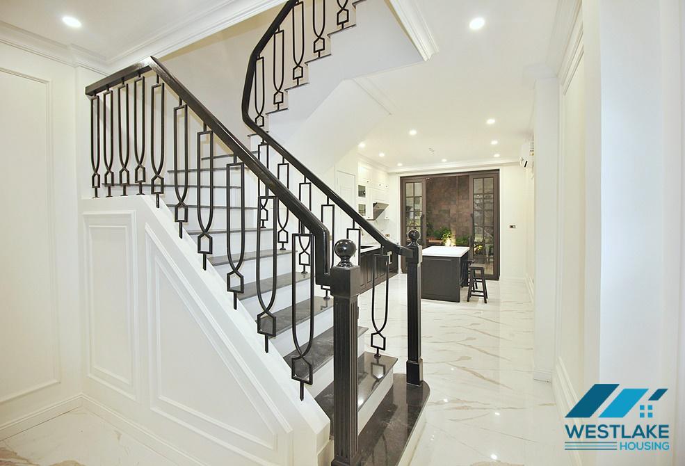 Cho Thuê Nhà 4 Phòng Ngủ Mới, Đẹp Hiện Đại Tại Tô Ngọc Vân Tây Hồ, Hà Nội
