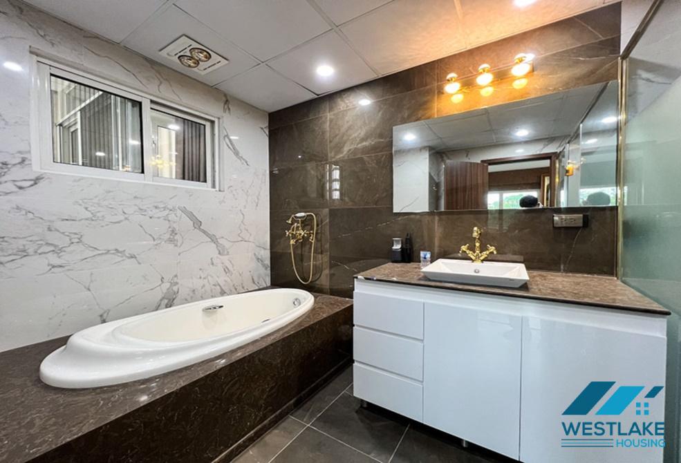 Cho thuê căn hộ diện tích lớn tại Ciputra, tòa L