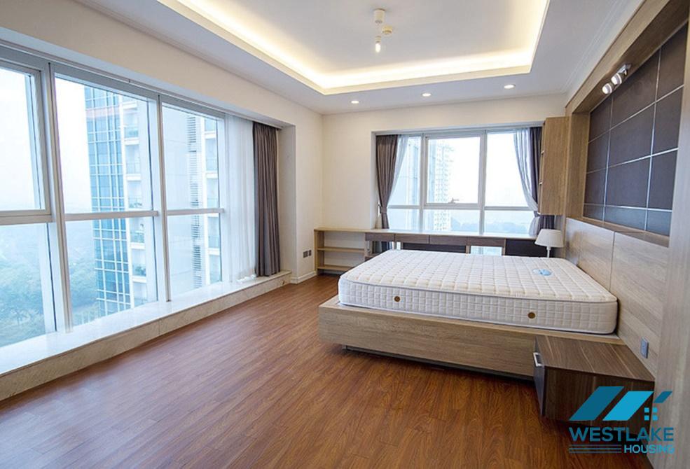 Căn hộ rộng 267m2 được thiết kế theo phong cách hiện đại cho thuê tại Ciputra