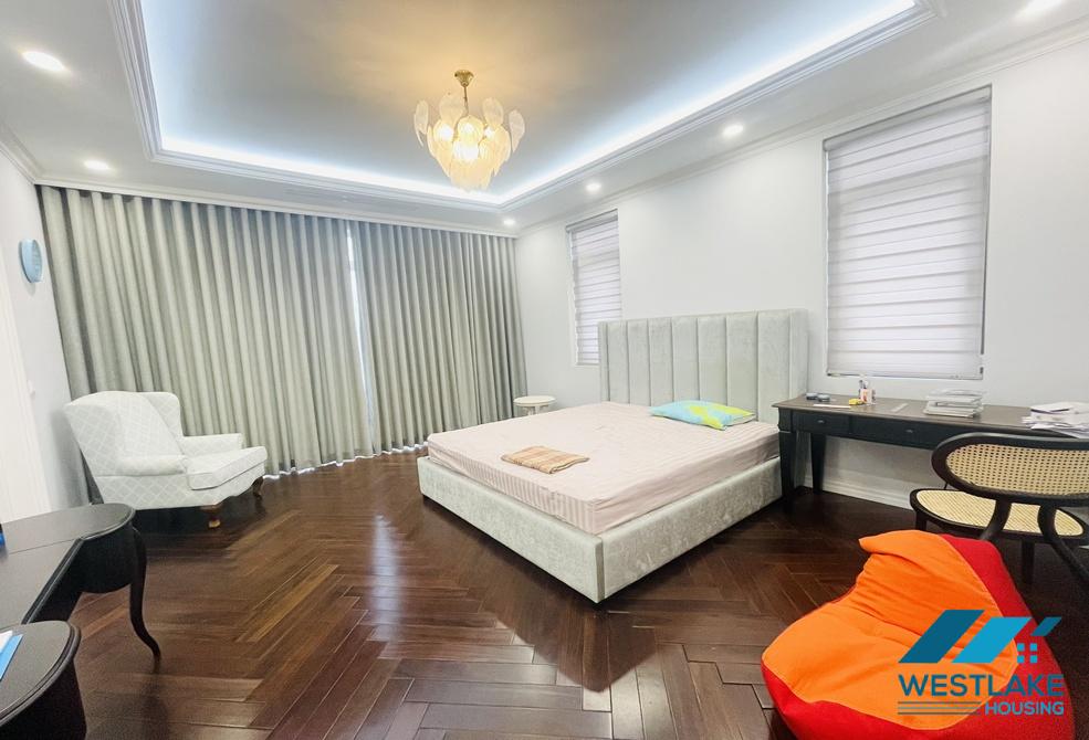 Modern and high quality corner villa for rent on Nguyet Que street, in Vinhomes Riverside The Harmony, Long Bien, Ha Noi