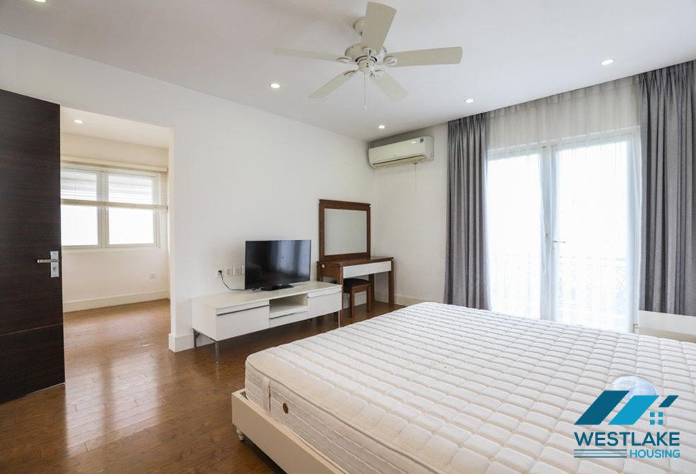 Fully furnished villa for rent in Vinhomes Riverside, Long Bien, Ha Noi