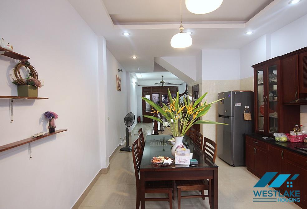 A 4 ensuit bedroom house for rent in Dang Thai Mai, Tay Ho, Ha Noi